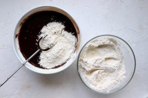 Flour into cocoa